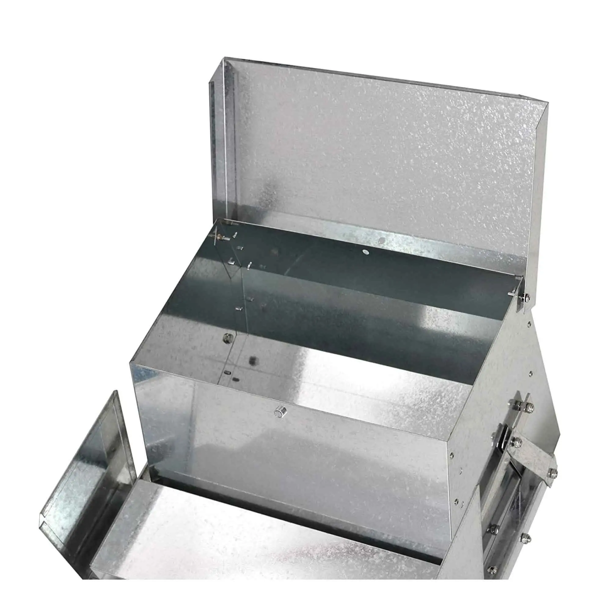 9kg Automatic Chook Treadle Feeder with rainproof lid and weight-activated platform